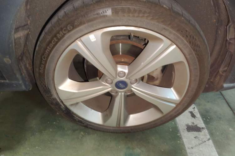 Used Ford Equator 2021 EcoBoost 225 Platinum Edition 6-seater Right Front Wheel Hub