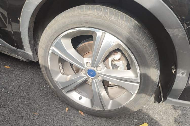Used Ford Equator 2021 EcoBoost 225 Premier PLUS 6-Seater Right Front Wheel Hub