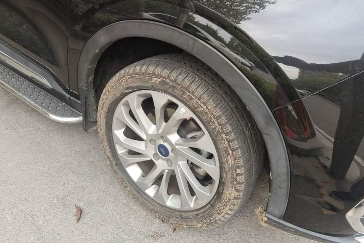 Used Ford Equator 2021 EcoBoost 225 Platinum Edition 6-seater Right Front Wheel Hub