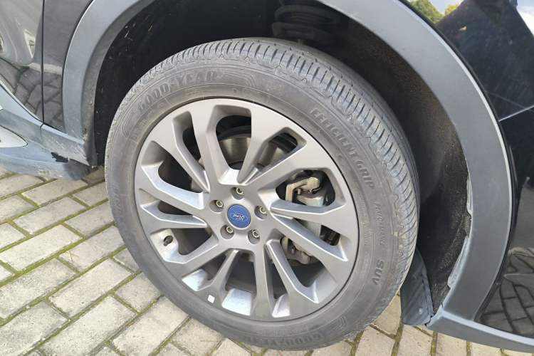 Used Ford Equator 2021 EcoBoost 225 Premier 6-Seater Right Front Wheel Hub