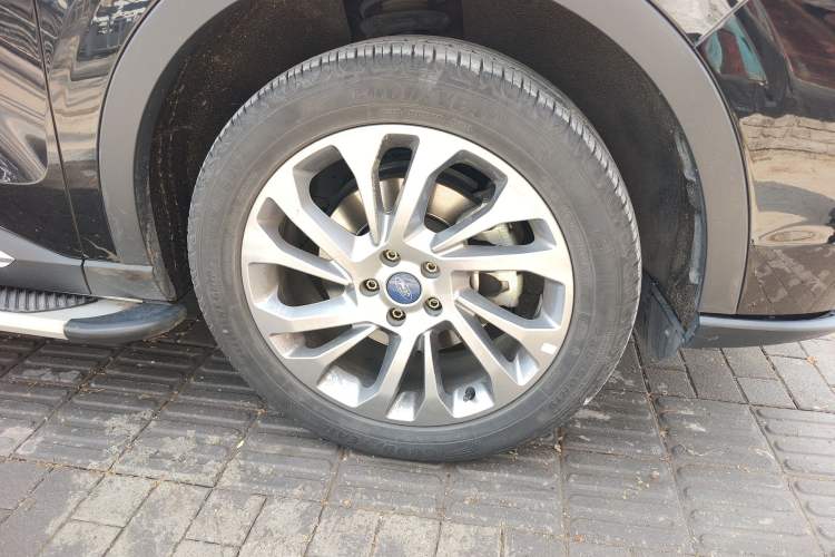 Used Ford Equator 2021 EcoBoost 225 Premier 7-Seater (2/2/3) Right Front Wheel Hub
