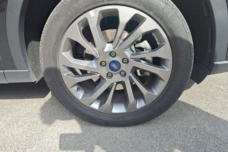 Used Ford Equator 2021 EcoBoost 225 Premier 7-Seater Right Front Wheel Hub