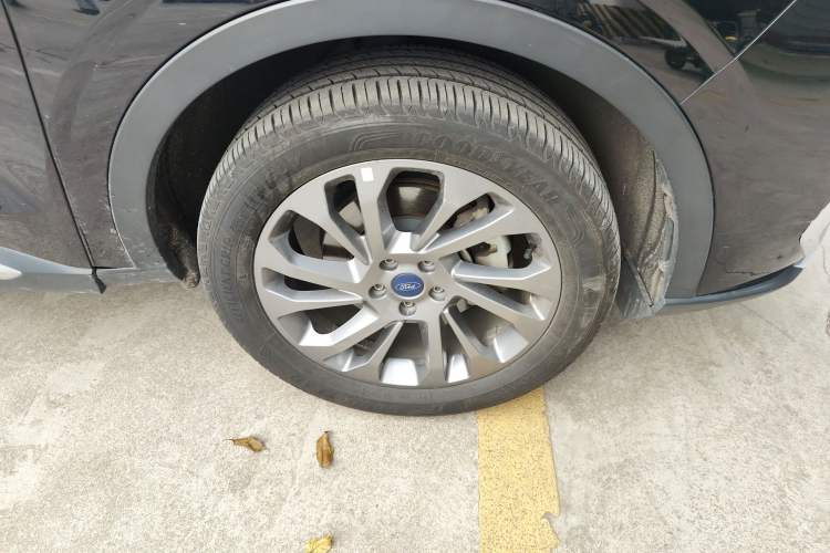 Used Ford Equator 2021 EcoBoost 225 Premier 6-Seater Right Front Wheel Hub