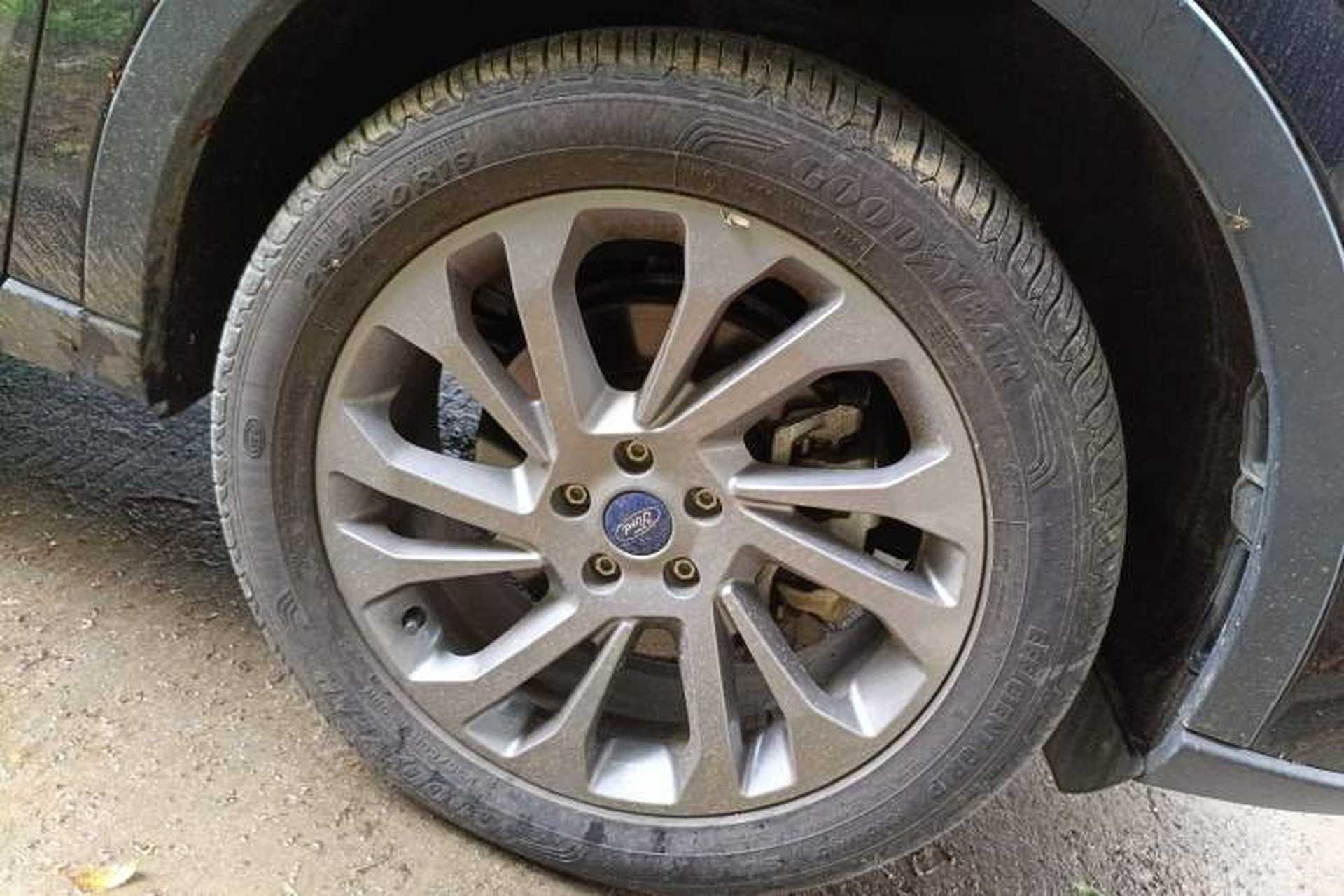 Used Ford Equator 2021 EcoBoost 225 Premier 7-Seater Right Front Wheel Hub
