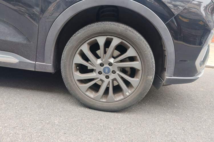Used Ford Equator 2021 EcoBoost 225 Premier 7-Seater Right Front Wheel Hub