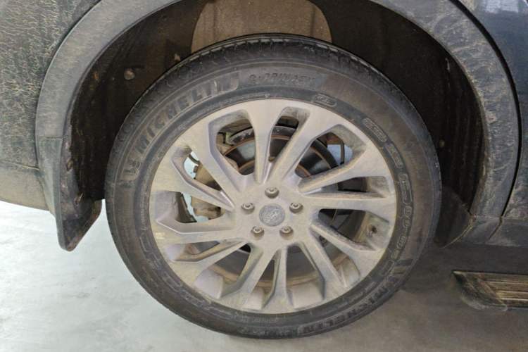 Used Ford Equator 2021 EcoBoost 225 Premier 6-Seater Right Rear Wheel Hub