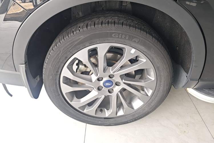 Used Ford Equator 2021 EcoBoost 225 Premier 7-Seater (2/2/3) Right Rear Wheel Hub