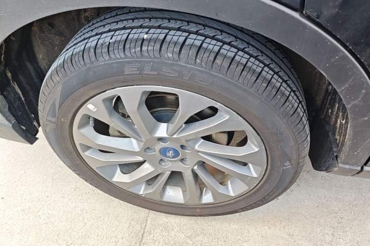 Used Ford Equator 2021 EcoBoost 225 Titanium 6-Seater Right Rear Wheel Hub