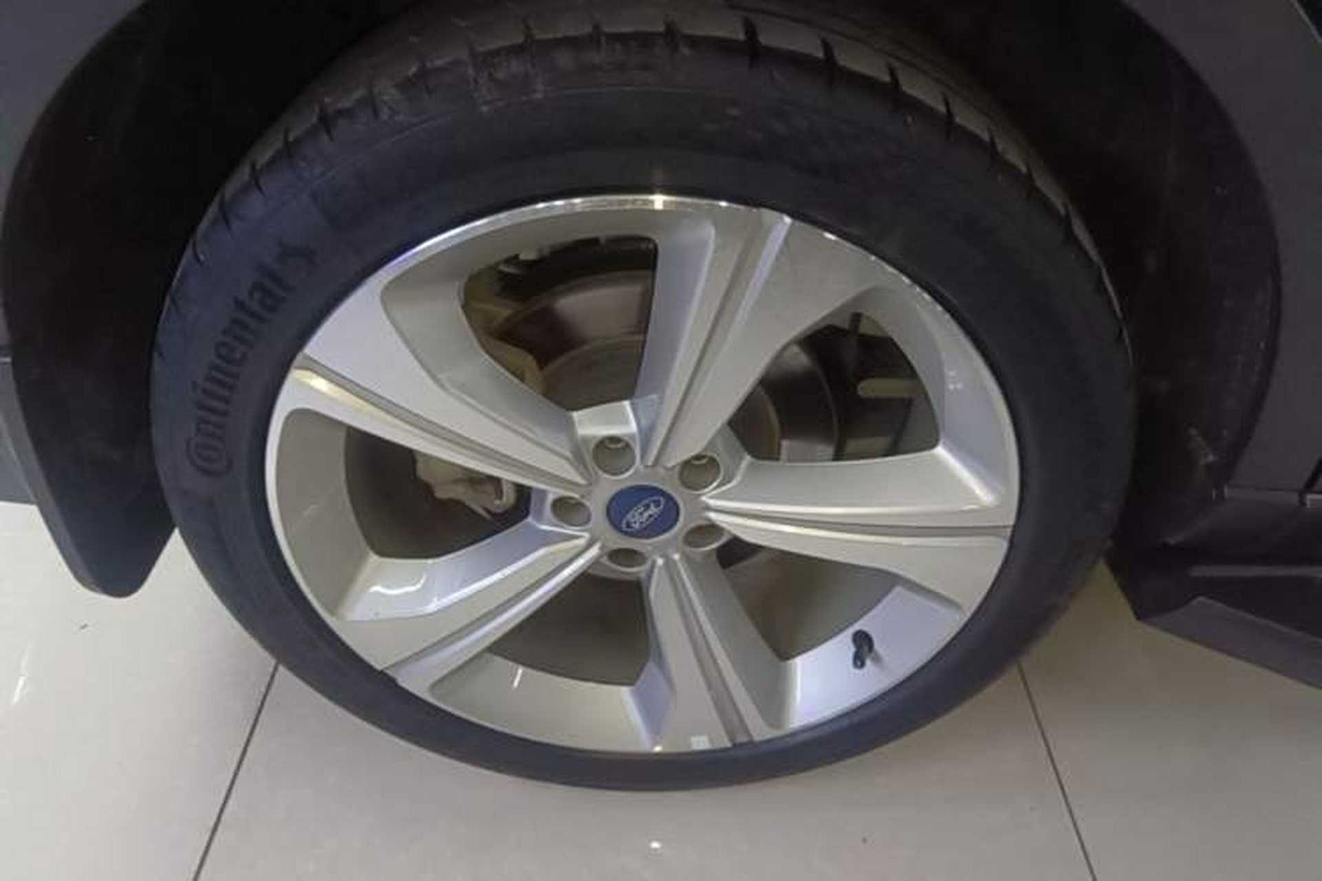Used Ford Equator 2021 EcoBoost 225 Premier 7-Seater Right Rear Wheel Hub