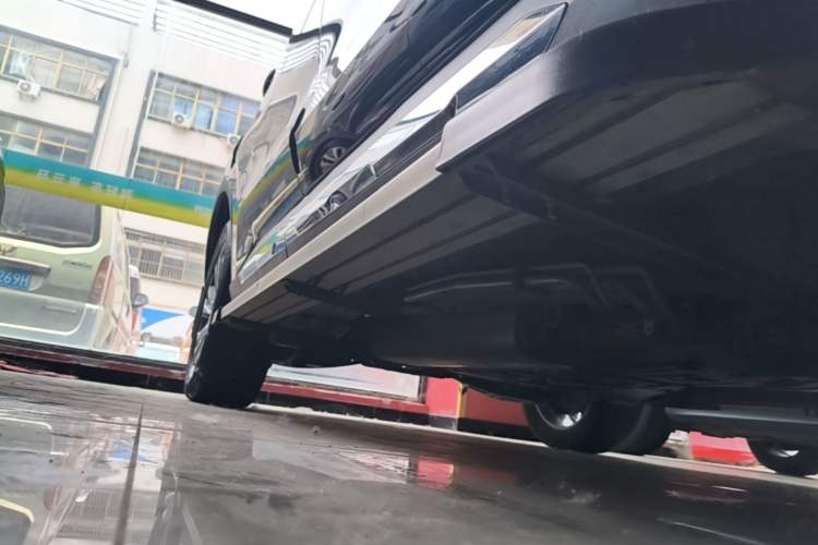 Used Ford Equator 2021 EcoBoost 225 Platinum Edition 6-seater Right Side Sill