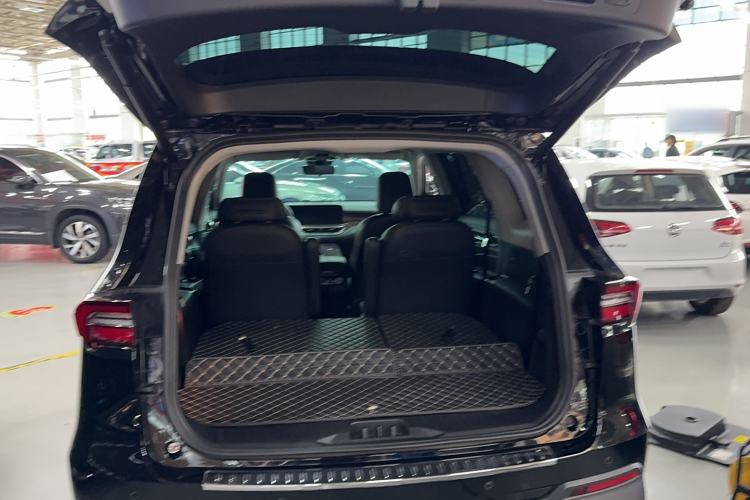 Used Ford Equator 2021 EcoBoost 225 Premier 6-Seater Trunk