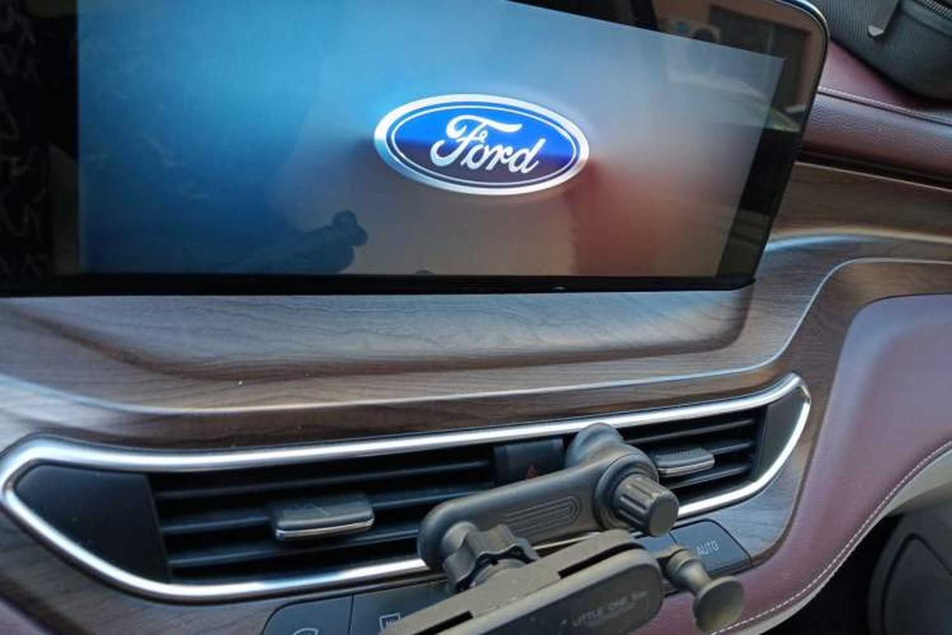 Used Ford Equator 2021 EcoBoost 225 Premier PLUS 6-Seater Audio And AC Panel