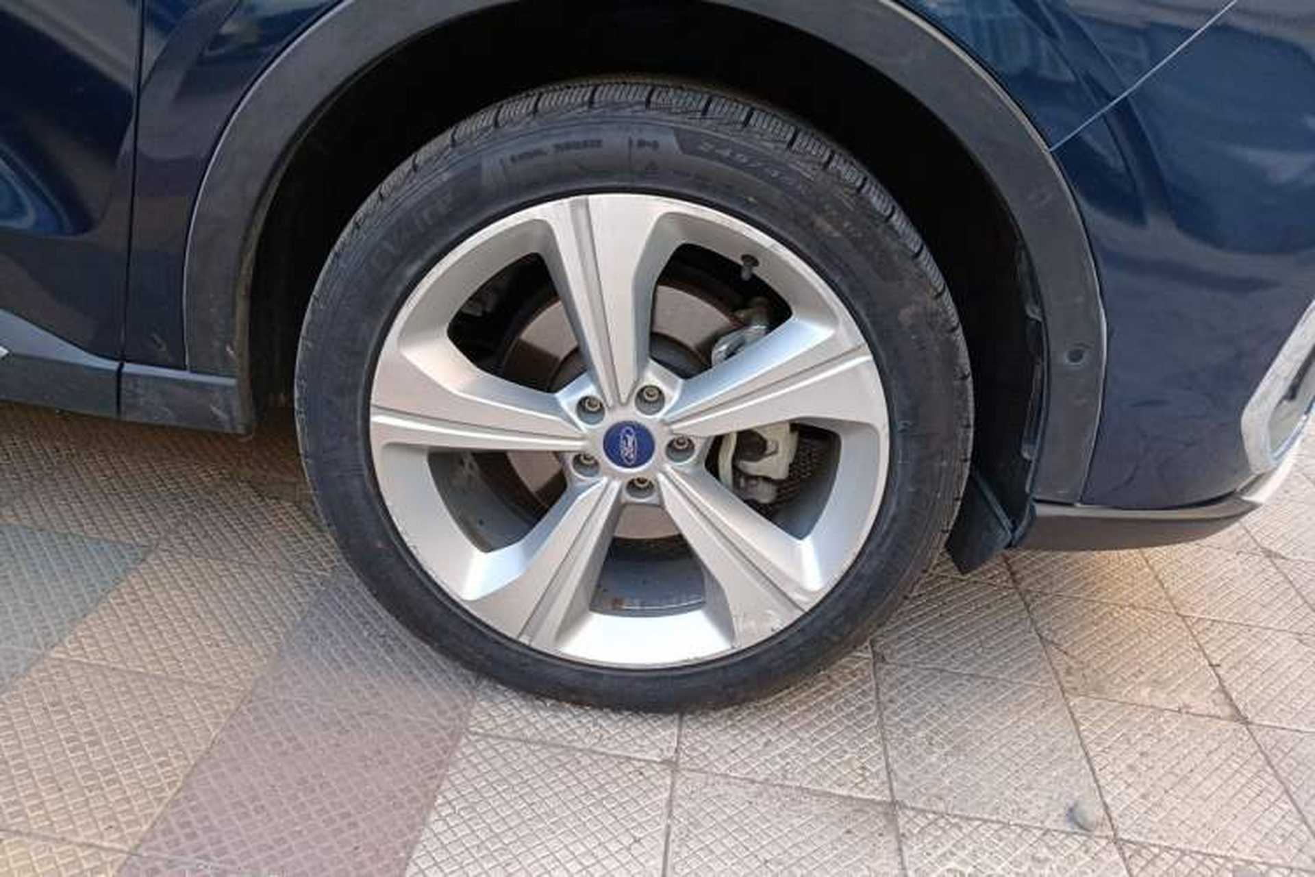 Used Ford Equator 2021 EcoBoost 225 Premier PLUS 6-Seater Right Front Wheel Hub