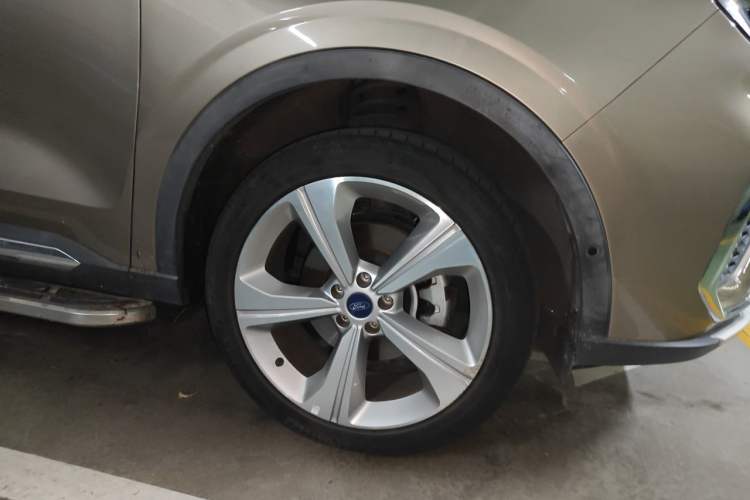Used Ford Equator 2021 EcoBoost 225 Premier PLUS 6-Seater Right Front Wheel Hub