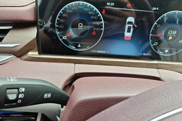 Used Ford Equator 2021 EcoBoost 225 Premier PLUS 6-Seater Odometer Close Up
