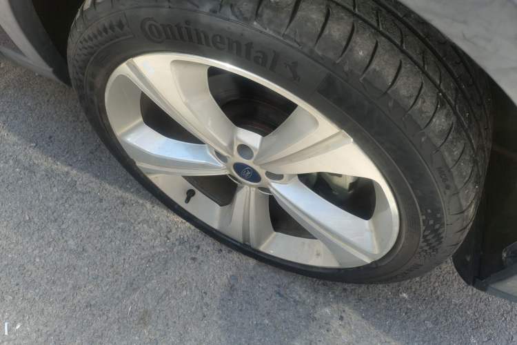 Used Ford Equator 2021 EcoBoost 225 Premier PLUS 6-Seater Right Front Wheel Hub