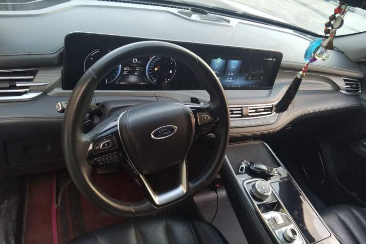 Used Ford Equator 2021 EcoBoost 225 Platinum Edition 6-seater Center Console