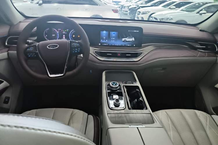 Used Ford Equator 2021 EcoBoost 225 Premier 6-Seater Center Console