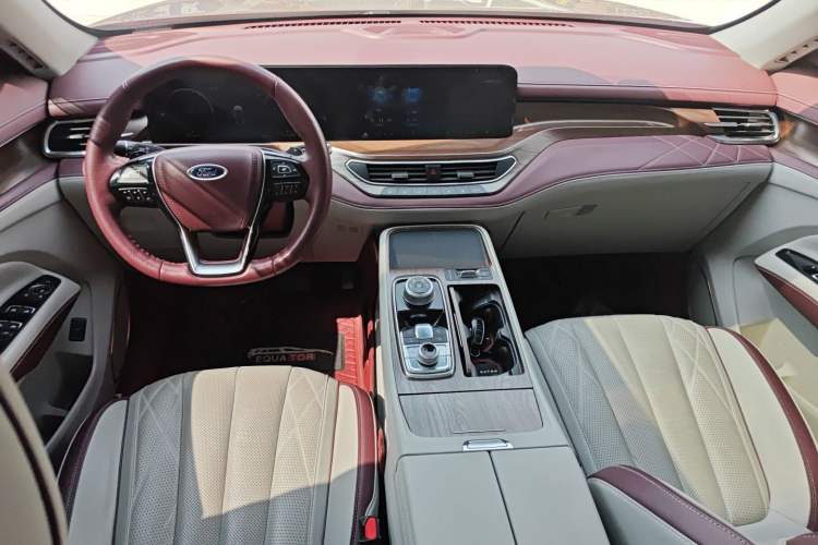 Used Ford Equator 2021 EcoBoost 225 Premier PLUS 6-Seater Center Console