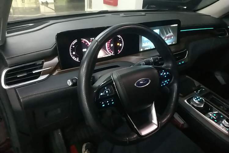 Used Ford Equator 2021 EcoBoost 225 Premier 7-Seater (2/2/3) Center Console