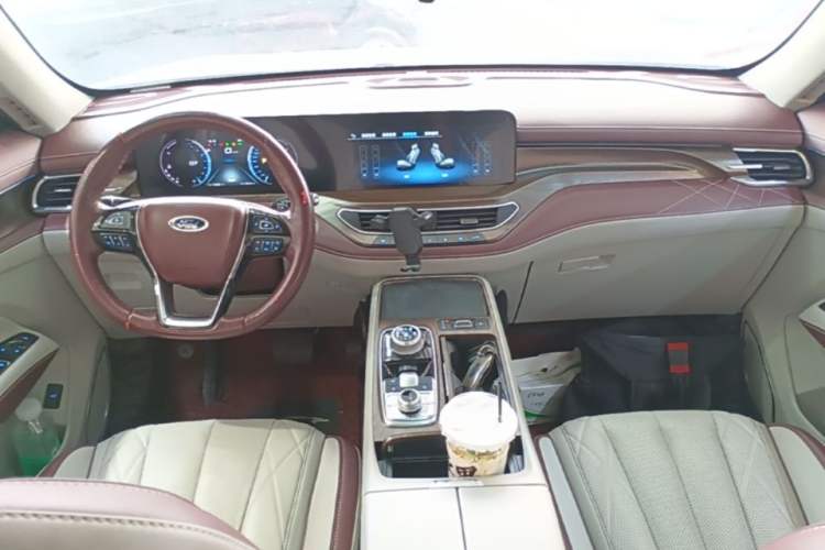 Used Ford Equator 2021 EcoBoost 225 Premier 6-Seater Center Console