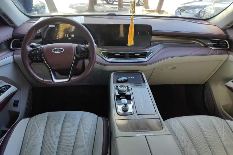 Used Ford Equator 2021 EcoBoost 225 Premier 7-Seater Center Console