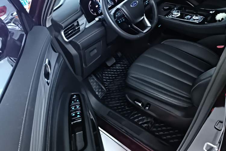 Used Ford Equator 2021 EcoBoost 225 Platinum Edition 6-seater Driver Seat