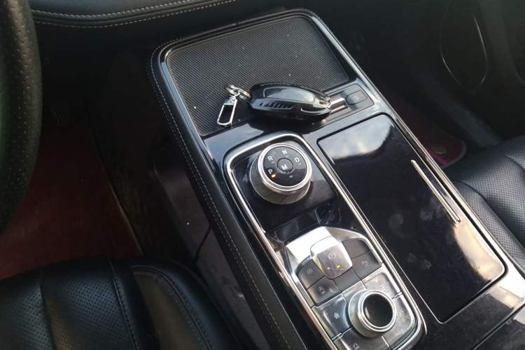 Used Ford Equator 2021 EcoBoost 225 Platinum Edition 6-seater Gear Lever