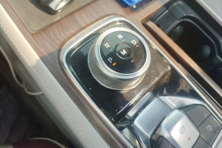 Used Ford Equator 2021 EcoBoost 225 Premier 6-Seater Gear Lever