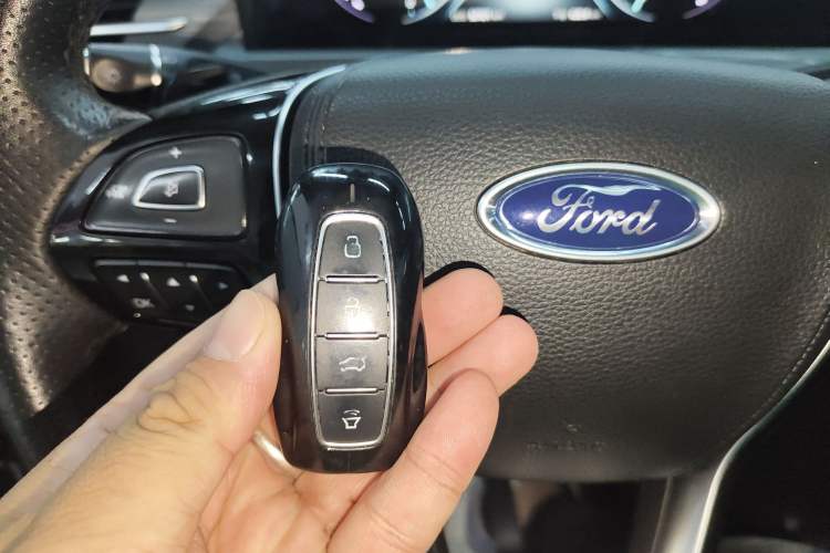 Used Ford Equator 2021 EcoBoost 225 Platinum Edition 6-seater Interior 1