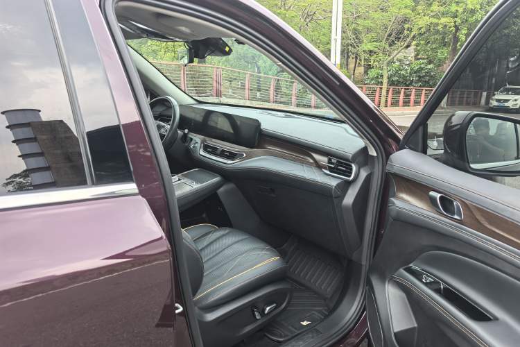 Used Ford Equator 2021 EcoBoost 225 Premier 6-Seater Interior 10