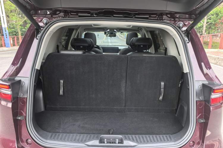Used Ford Equator 2021 EcoBoost 225 Premier 6-Seater Interior 11