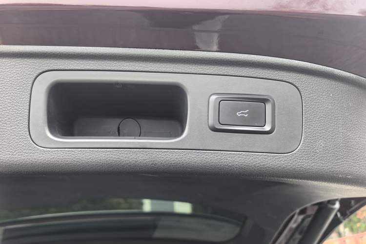 Used Ford Equator 2021 EcoBoost 225 Premier 6-Seater Interior 12