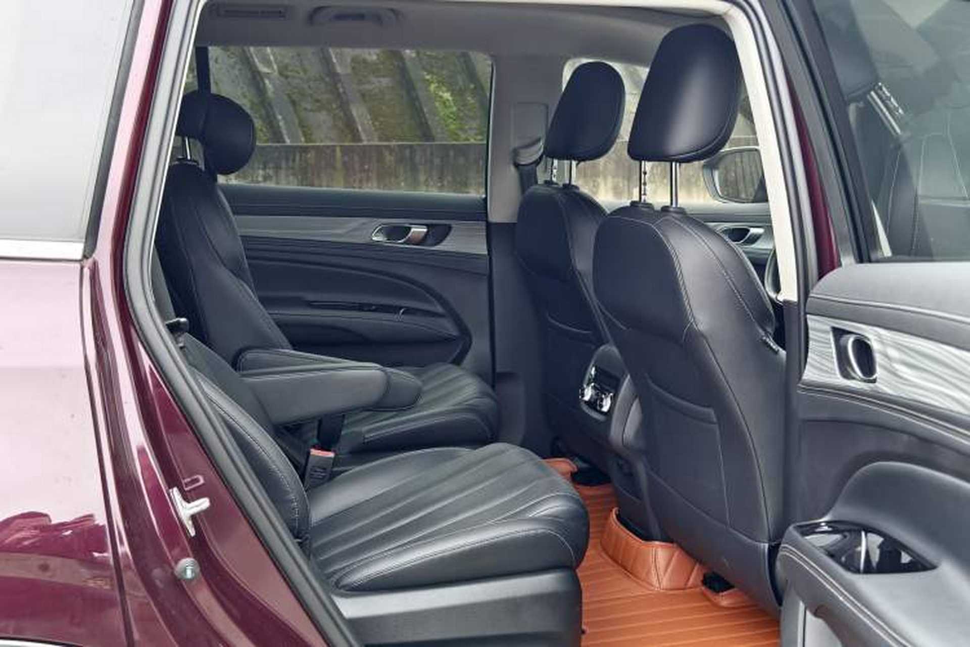 Used Ford Equator 2021 EcoBoost 225 Platinum Edition 6-seater Interior 2