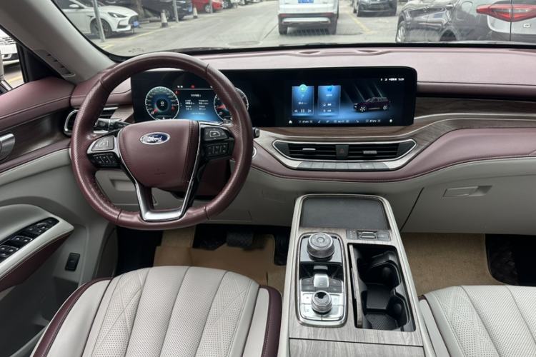 Used Ford Equator 2021 EcoBoost 225 Premier PLUS 7-Seater Interior 4