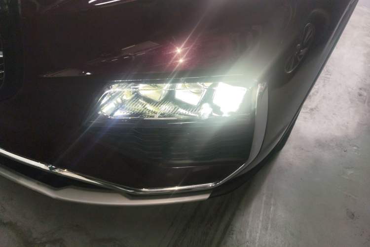 Used Ford Equator 2021 EcoBoost 225 Premier 6-Seater Left Front Headlight