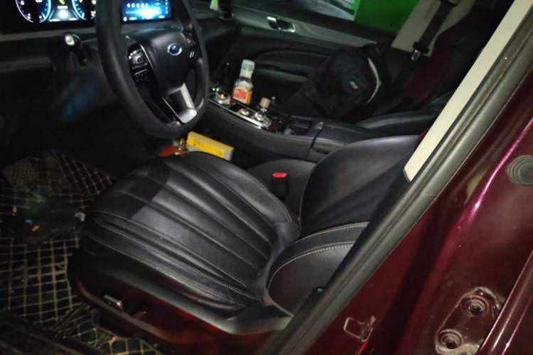 Used Ford Equator 2021 EcoBoost 225 Platinum Edition 6-seater Left Front Seat