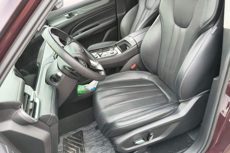 Used Ford Equator 2021 EcoBoost 225 Platinum Edition 6-seater Left Front Seat
