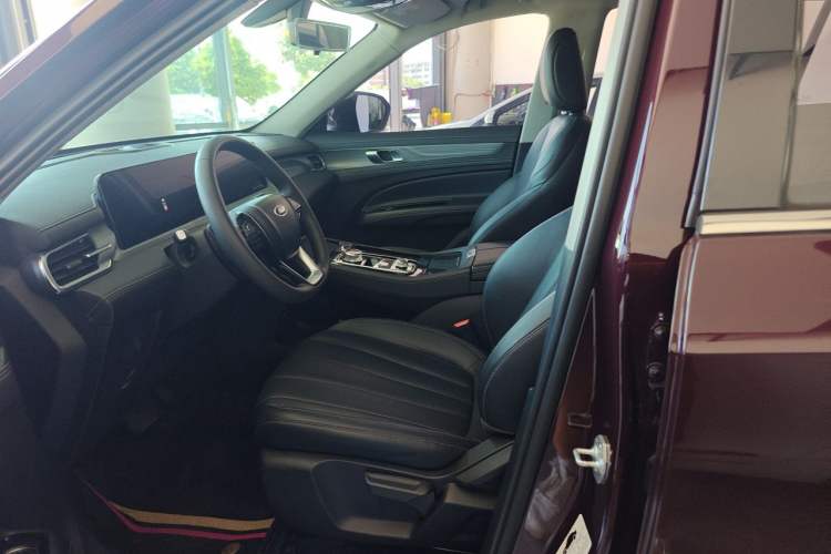 Used Ford Equator 2021 EcoBoost 225 Titanium Edition 5-seater Left Front Seat