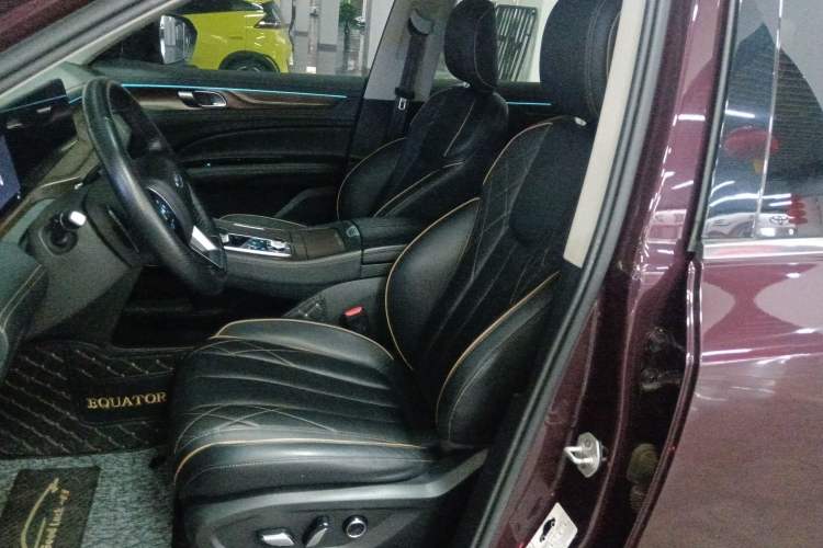 Used Ford Equator 2021 EcoBoost 225 Premier 6-Seater Left Front Seat