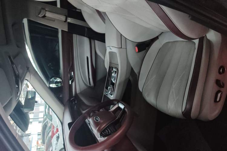 Used Ford Equator 2021 EcoBoost 225 Premier 6-Seater Left Front Seat
