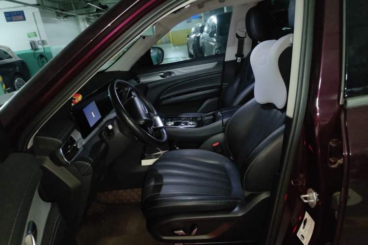 Used Ford Equator 2021 EcoBoost 225 Platinum Edition 6-seater Left Front Seat