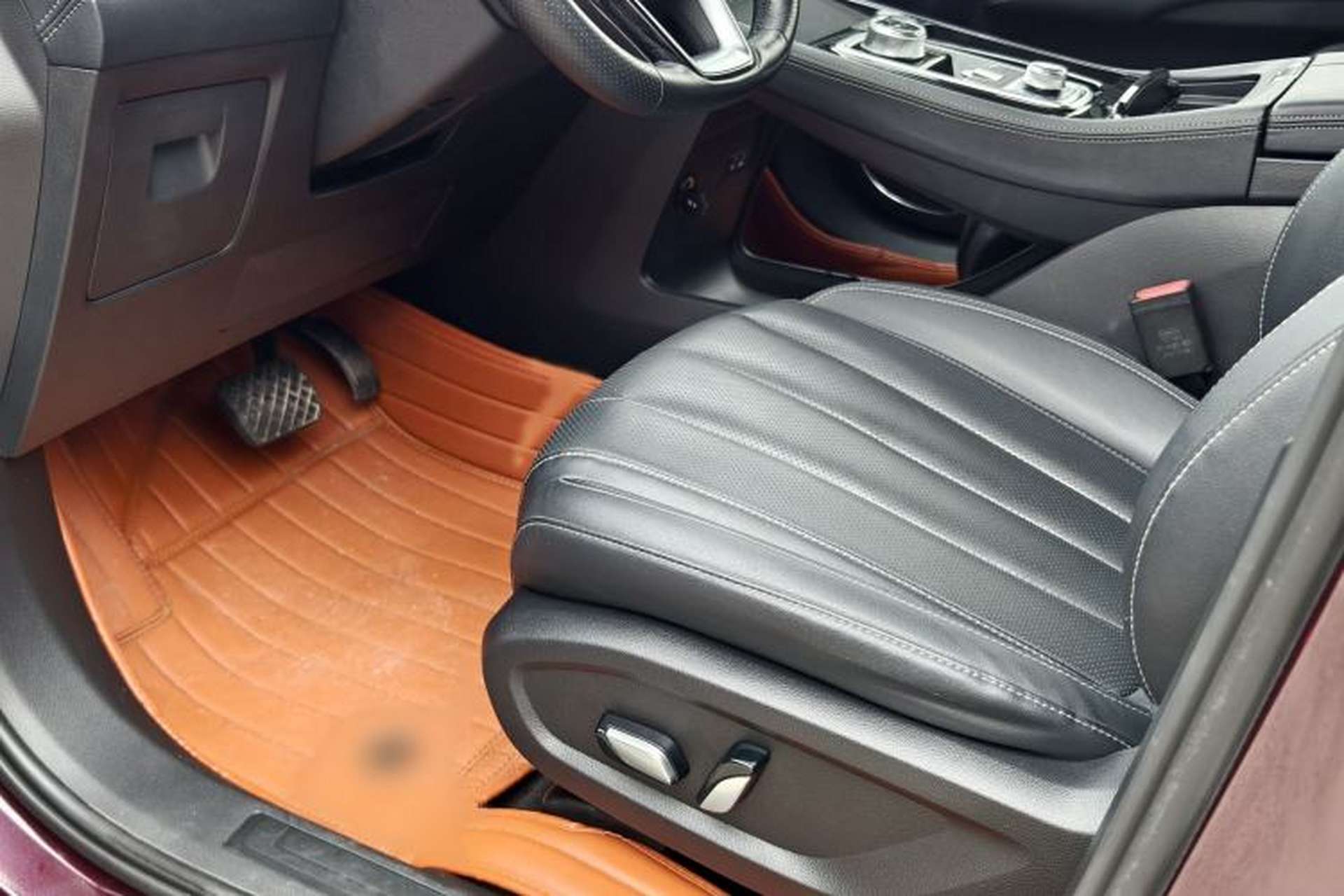 Used Ford Equator 2021 EcoBoost 225 Platinum Edition 6-seater Left Front Seat