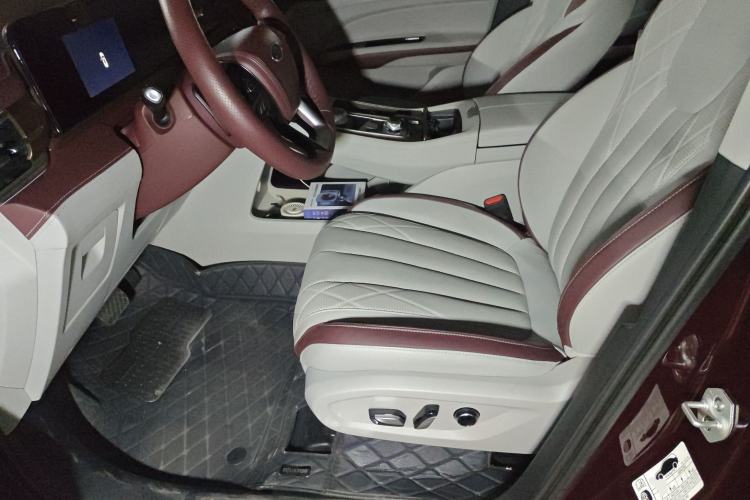 Used Ford Equator 2021 EcoBoost 225 Premier 7-Seater Left Front Seat