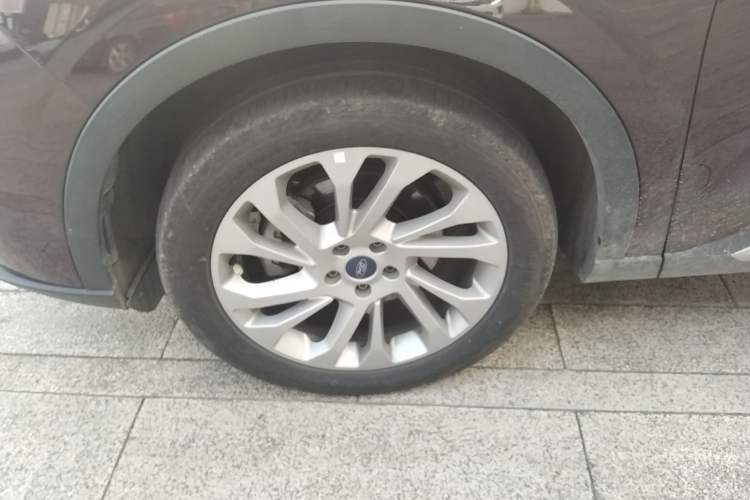 Used Ford Equator 2021 EcoBoost 225 Platinum Edition 6-seater Left Front Wheel Hub