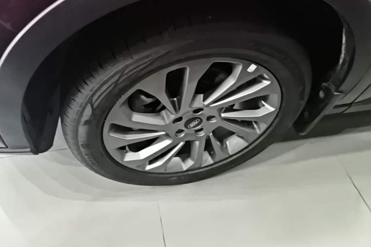 Used Ford Equator 2021 EcoBoost 225 Premier 6-Seater Left Front Wheel Hub