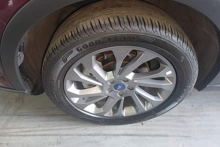Used Ford Equator 2021 EcoBoost 225 Premier 6-Seater Left Front Wheel Hub