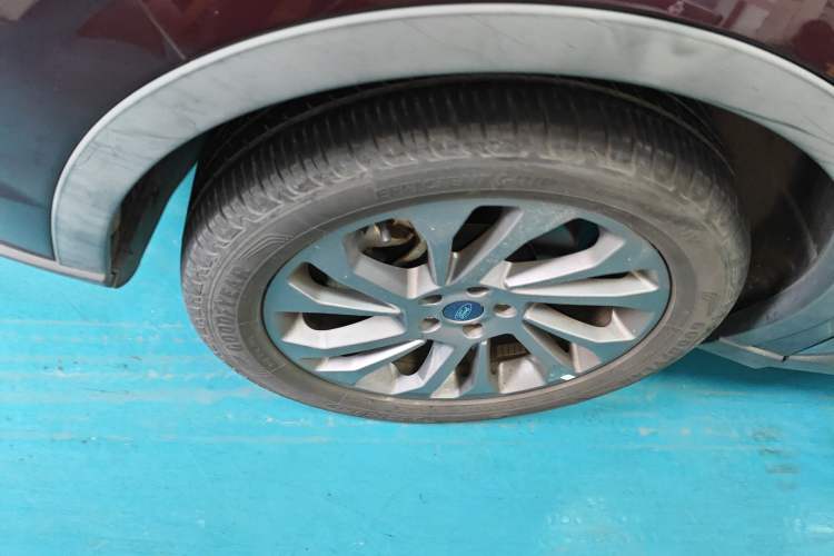 Used Ford Equator 2021 EcoBoost 225 Premier 7-Seater Left Front Wheel Hub