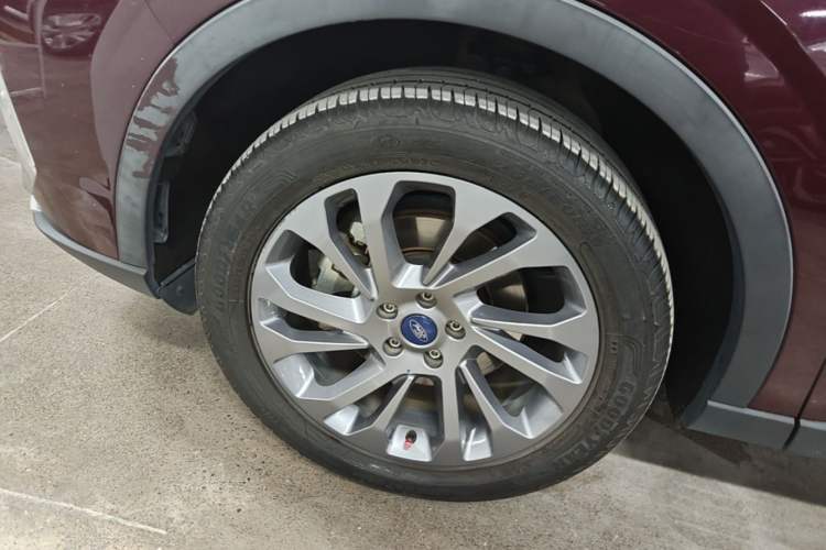 Used Ford Equator 2021 EcoBoost 225 Premier 6-Seater Left Front Wheel Hub
