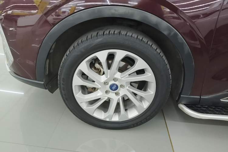 Used Ford Equator 2021 EcoBoost 225 Platinum Edition 6-seater Left Front Wheel Hub